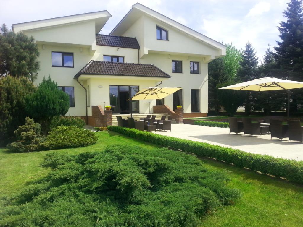 Astoria Bed & Breakfast Swarzedz Bagian luar foto