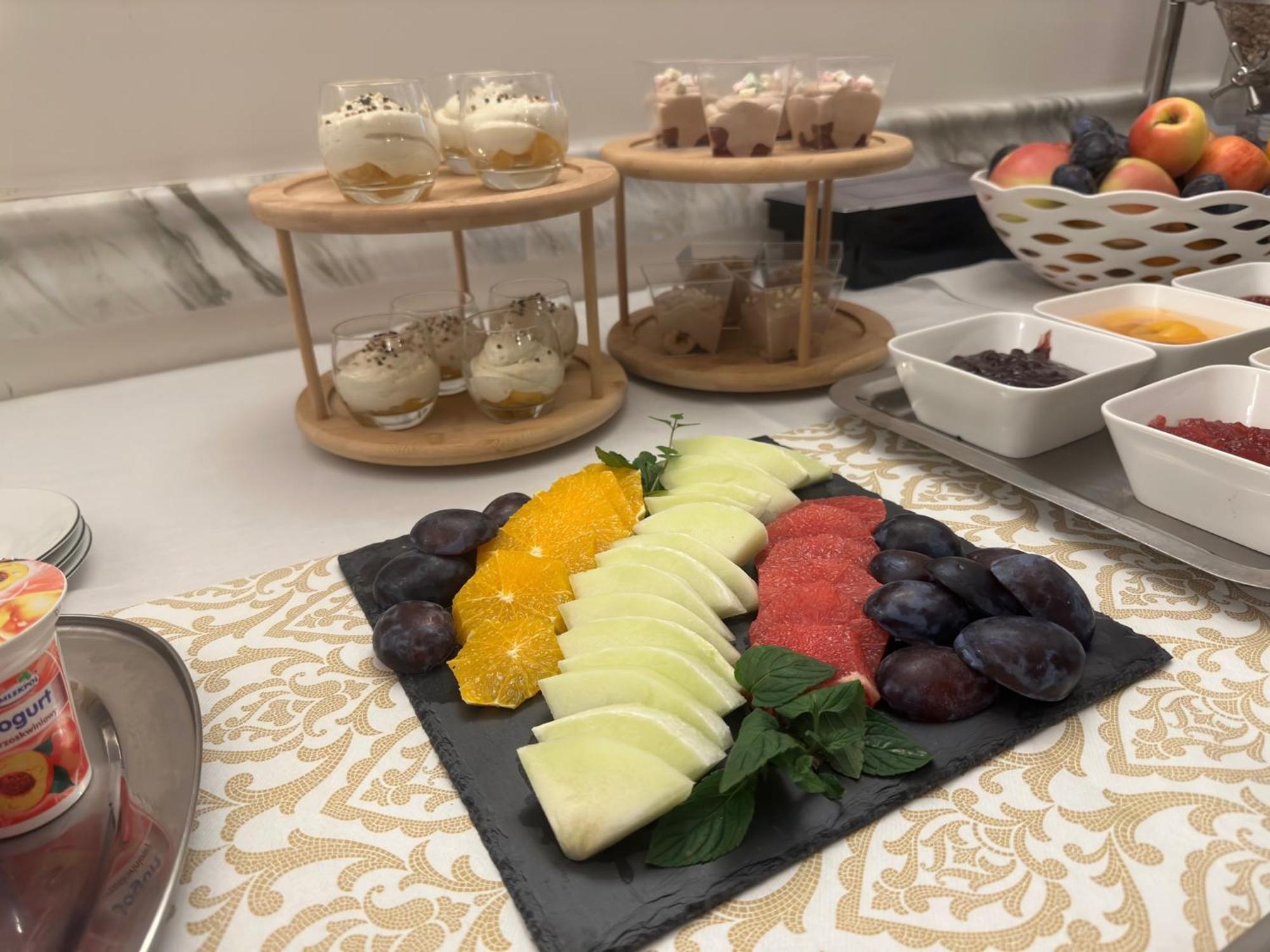 Astoria Bed & Breakfast Swarzedz Bagian luar foto