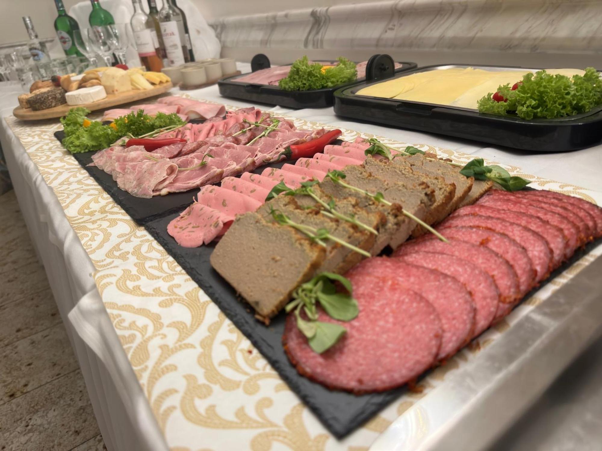 Astoria Bed & Breakfast Swarzedz Bagian luar foto