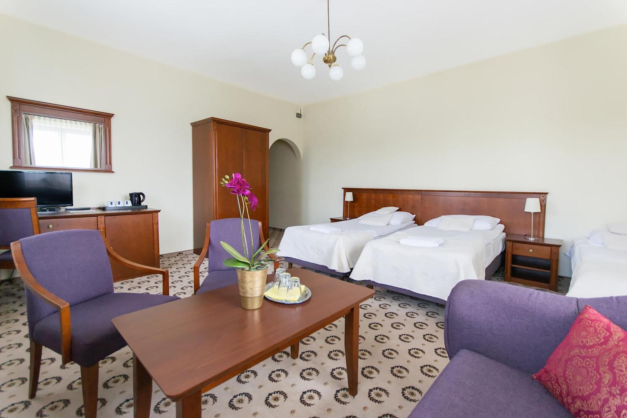 Astoria Bed & Breakfast Swarzedz Bagian luar foto