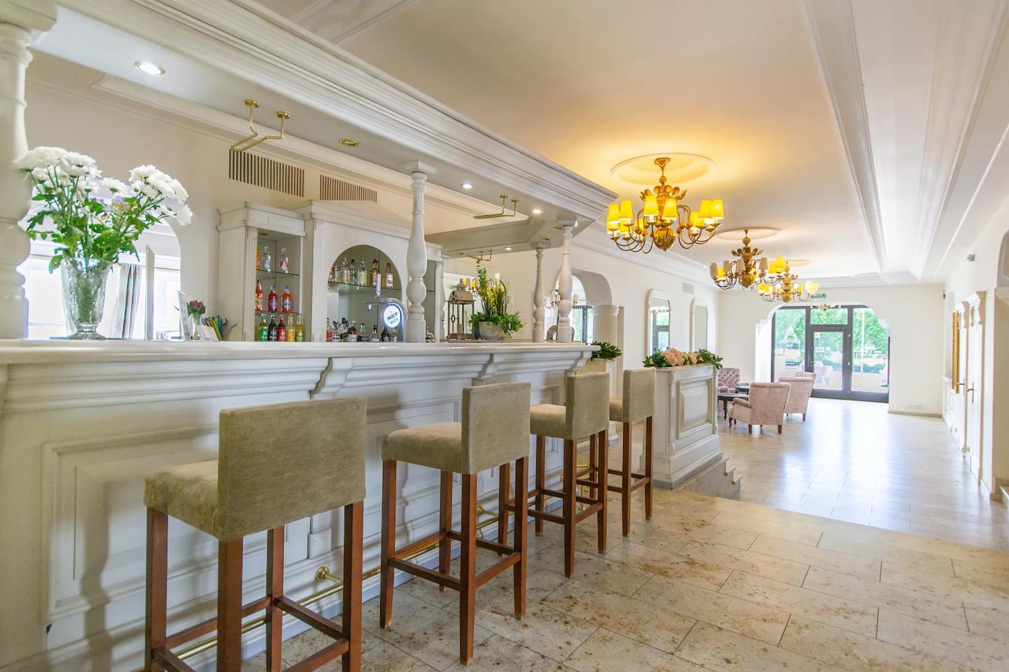 Astoria Bed & Breakfast Swarzedz Bagian luar foto
